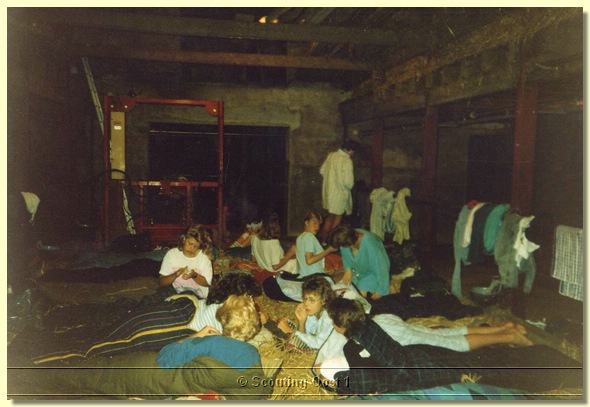 1987 Zomerkamp - Overnachten op de hike.JPG