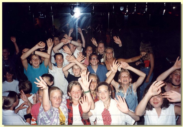 1994 Zomerkamp Gidsen - Disco.JPG